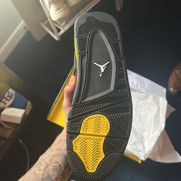 Air Jordan 4 Retro “Thunder” Size 11 **BRAND NEW - Picture 5 of 9